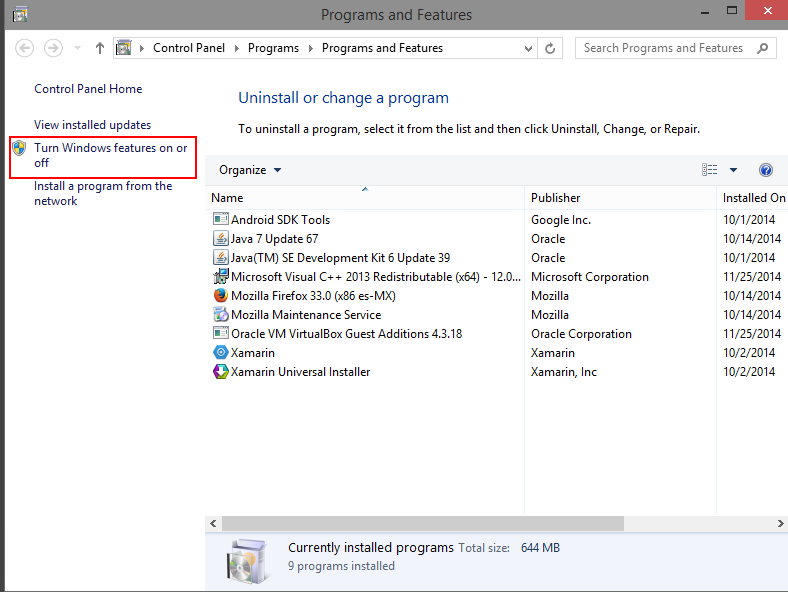 Ventana Programs and Features; pícale en Turn Windows features on or off.